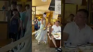 pelayan dengan topeng kucing #shorts #shortvideo #viral