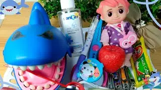 Shark Bites Goods?|Shark Bites Doll, Nail Clipper, Chili Souce, Pen, Hand Sanitizer, Ribbon.