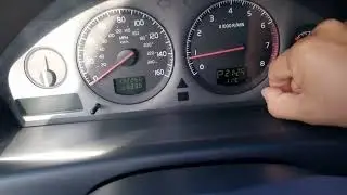 странности в поведении часов на приборной панели volvo s60