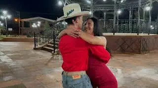 Bailando Norteñas 