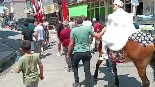 Geleneksel düğünlerimizden; at sırtında sünnet töreni.
