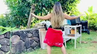 Tahitian dance stretching exercise