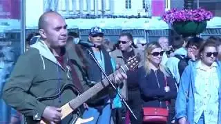 Дворцовая площадь, села батарейка, я свободен