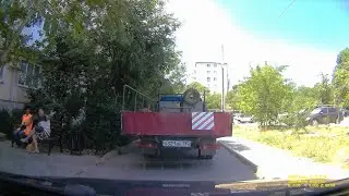 Люди стали шакалами, которые постоянно суют свою морду туда куда их не просят / Керчь - 14.06.2024