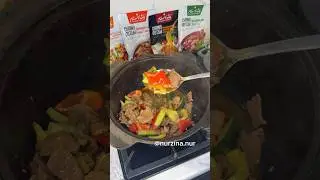 Мясо по-тайски😍 Chong USTAM приправасын осы номерден заказ бересіз: 87056623876 және 87071248777