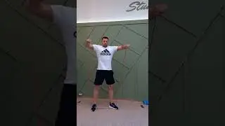 5 упражнений на дельты с резинкой