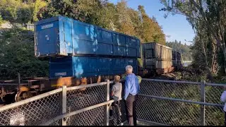 Train Meet! 2 BNSF Trains Cross Eachother! Fakebonnet Spotting! Garbage Train With Pops!