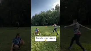 😳 ¿Él o el arquero? #shortsviral #shortvideo #shorts #arquero #soccer #futbol #shortsfeed