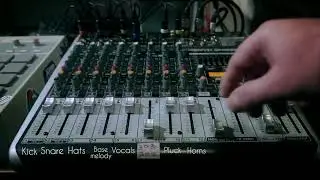 Layers of jazzhop (MPC2000XL + Behringer Xenix mixer)