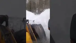 ✅☀️Всё крайняя уборка снега в этом сезоне(снимаю отал и ставлю челюстной ковш)shorts#1