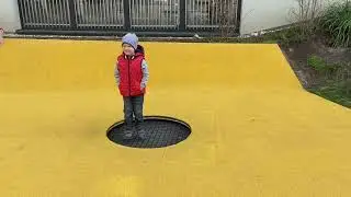 НАШЛИ МЕШОК С ПОДАРКАМИ