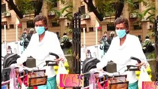 Sonu Sood meets a fan who travelled 1200 km to Mumbai on his cycle.