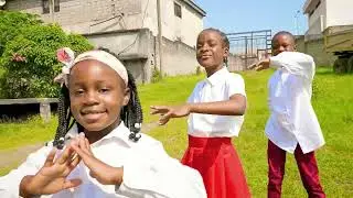 Le Choeur des Piccoli - Sango'a mabea (adaptation en Douala et français de petit papa Noël)