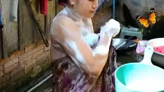 Laos bathing, young girls bathing in the mountains | Shower Routines | Girl Barthing