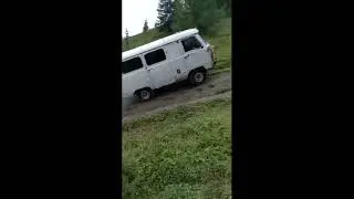 Соцсети: в Горном Алтае перевернулась 