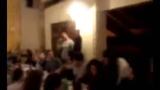 Salvio arringa la folla