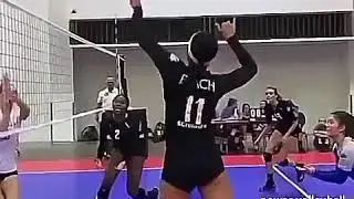 Волейбол прекрасный спорт) девушки нападают