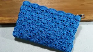 Crochet shell stitch purse