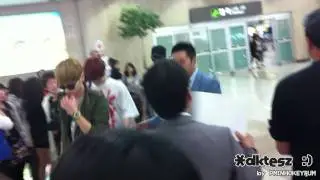 110516 SHINee at Kimpo Airport