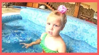 ВЛОГ: Отдых в Славском. Катя в бассейне.