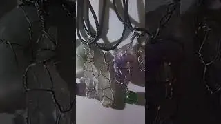 работа с мельхиоровой проволокой и драгоценными и полудрагоценными камнями(аметист, хризопраз)