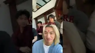 Kissing Boys 
