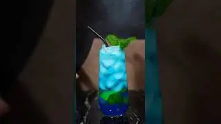 Niebieska bazylia 💙🌿 prosty i orzeźwiający koktajl, który zrobisz zarówno z jak i bez alkoholu