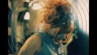 Mylène Farmer - La ronde triste .