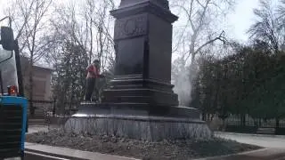 Мойка памятника Викентия Вересаева