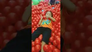 yeyyyyy mandi bola untuk anak di KDS genteng Banyuwangi (1)