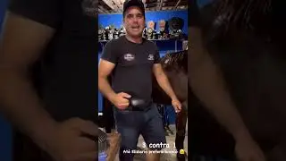 colocando ferradura no cavalo