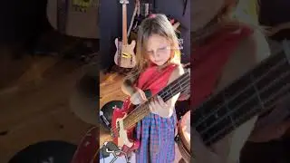 🤘   #rockstar #bass