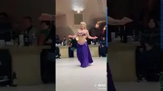 Hot girl belly dancing 😍🔥