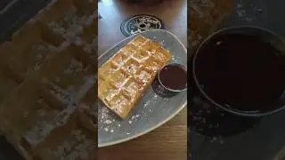 Yummy 😋 Do you like waffles? 🧇 