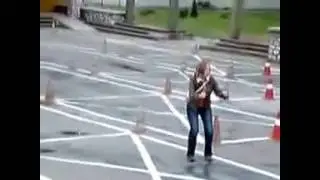 Блондинка сдает на права) Приколы:)
