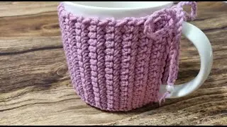 ЧЕХОЛ НА КРУЖКУ крючком. МК./KNITTED COVER ON a MUG hook.