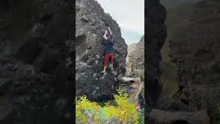 Hell Awaits (V4) - Tall Beta: Bay Area bouldering [Pfiff]