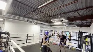 Guy gets kicked in the face - Muay Thai