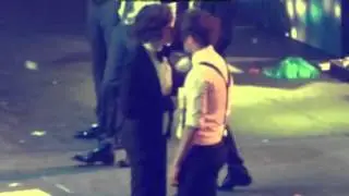 Louis & Harry Kiss on stage Up All Night Tour