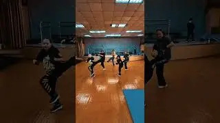 Breaking one love #breakdanceschool #breaking #bgirl #dance