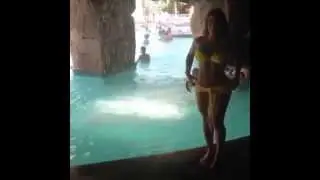 Aylen Alvarez: Check out my new vid:) Pool day fun in the sun😎👙🍹