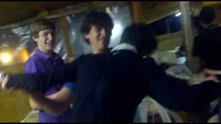 SEZZE spettacolare torta in faccia con SUPER ACROBAZIA !!! SEZZE !!!