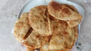В гостях у мамы/ жарим чебуреки