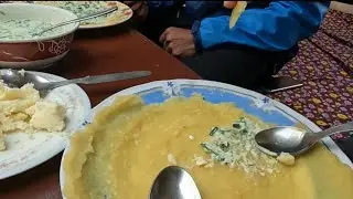 Foreigners Trying Local Potatoes Roti 🫓 | Local Sherpa Cuisine in the Everest Region Mouth Watering