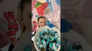 10kg of only blue sweets… but why?!