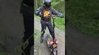 На электросамокате по грязи и лужам!