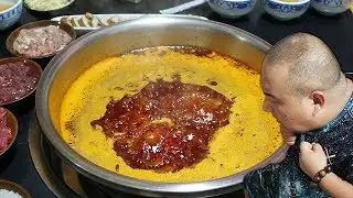 【吃货请闭眼】重庆排名第一串串店，泡椒牛肉辣到嗓子眼，一口气吃200根！