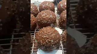 一口￼淪陷🥺脆皮巧克力芝士蛋糕 #backstreetboys #巧克力 #巧克力蛋糕 #pastry #tiramisu  #pastrychef #music #food
