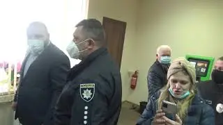 Активисты с боем прорываются на сессию Фонтанского сельсовета