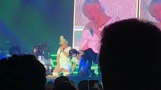 Christina Aguilera liberation tour - Bionic Medley